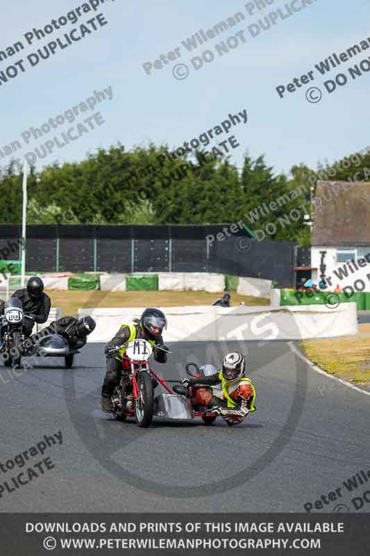 Vintage motorcycle club;eventdigitalimages;mallory park;mallory park trackday photographs;no limits trackdays;peter wileman photography;trackday digital images;trackday photos;vmcc festival 1000 bikes photographs